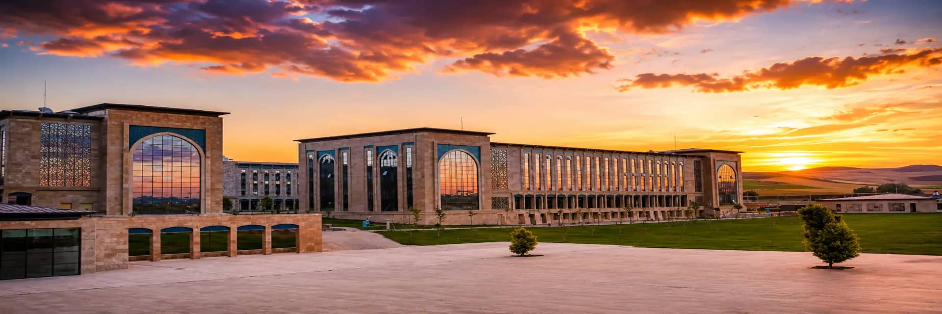 Yildirim Beyazit Universitesi kapak gorseli