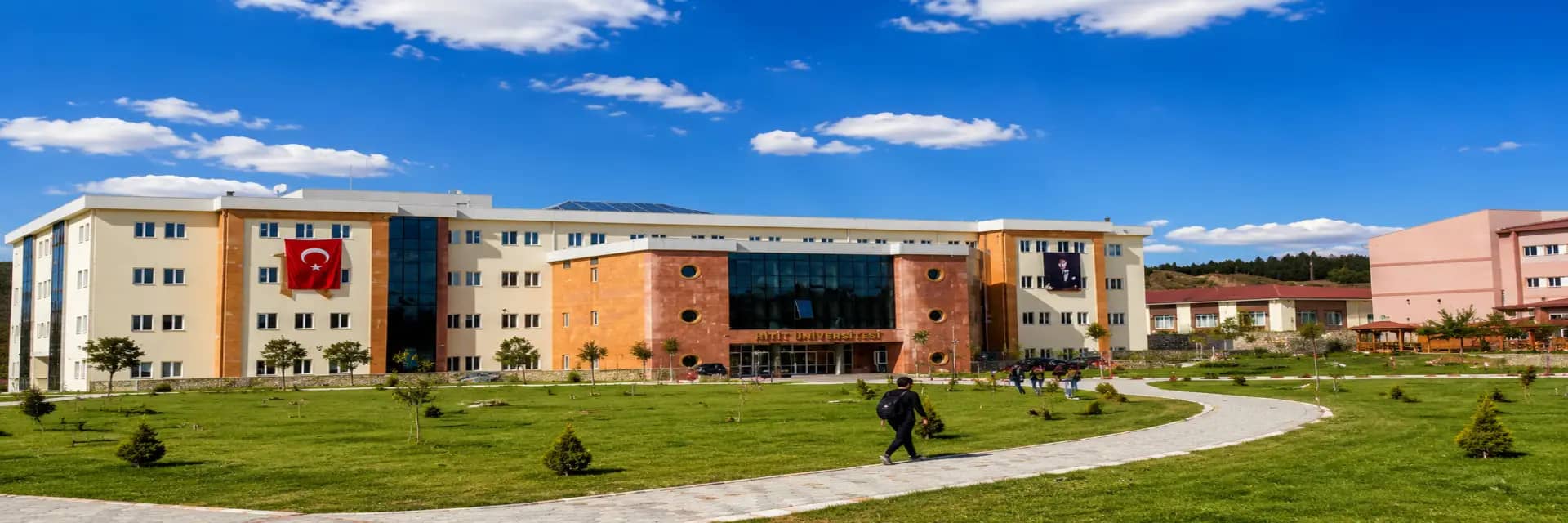 Hitit Universitesi kapak gorseli
