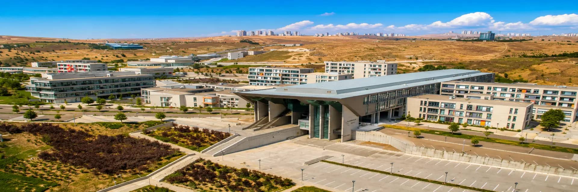 Cankaya Universitesi kapak gorseli