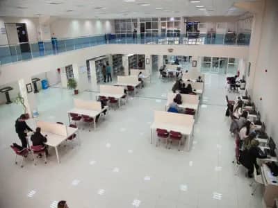 Izmir Katip Celebi Universitesi kampus gorseli