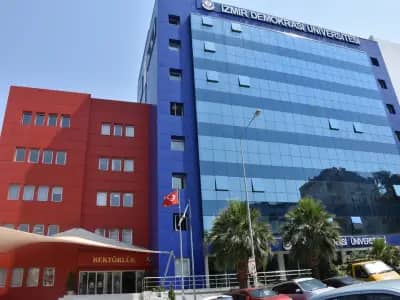 Izmir Demokrasi Universitesi kampus gorseli