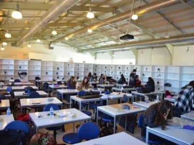 Izmir Demokrasi Universitesi kampus gorseli