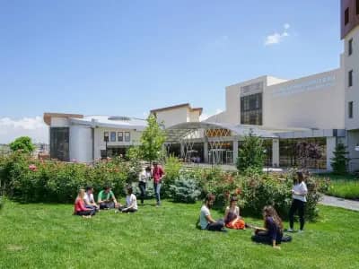 Ufuk Universitesi kampus gorseli