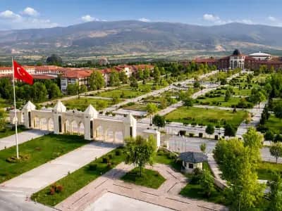 Dumlupinar Universitesi kampus gorseli