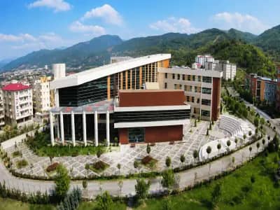 Osmaniye Korkut Ata Universitesi kampus gorseli