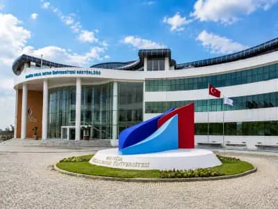 Celal Bayar Universitesi kampus gorseli