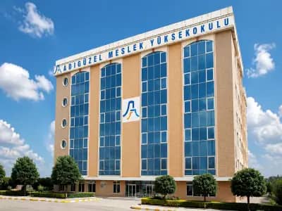 Atasehir Adiguzel Meslek Yuksekokulu kampus gorseli