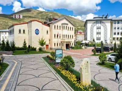 Bayburt Universitesi kampus gorseli