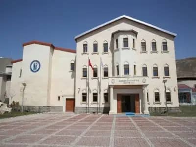 Bayburt Universitesi kampus gorseli