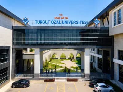 Turgut Ozal Universitesi kampus gorseli