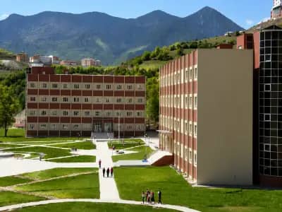 Artvin Coruh Universitesi kampus gorseli