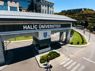 Halic Universitesi kampus gorseli