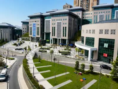 Halic Universitesi kampus gorseli