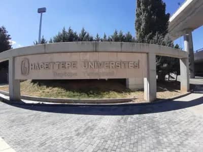 Hacettepe Universitesi kampus gorseli