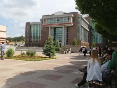 Eskisehir Osmangazi Universitesi kampus gorseli