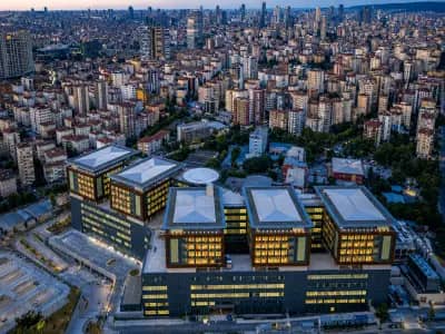 Istanbul Medeniyet Universitesi kampus gorseli