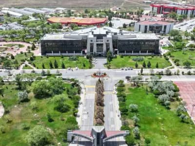 Afyon Kocatepe Universitesi kampus gorseli
