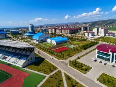 Kafkas Universitesi kampus gorseli