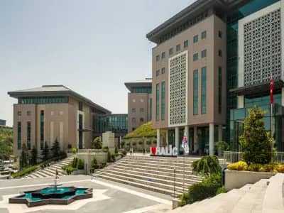 Halic Universitesi kampus gorseli