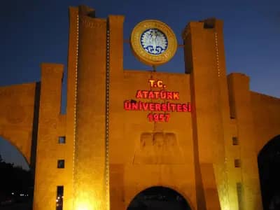 Ataturk Universitesi Gece Goruntusu